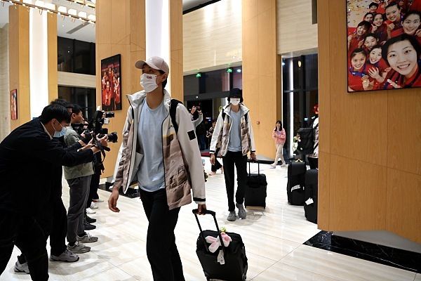 5个黑人躁我一个爽