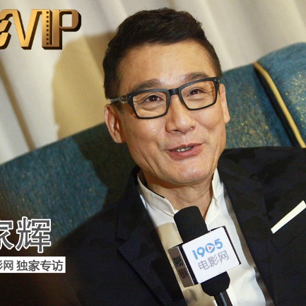 女的扒开尿口让男人捅